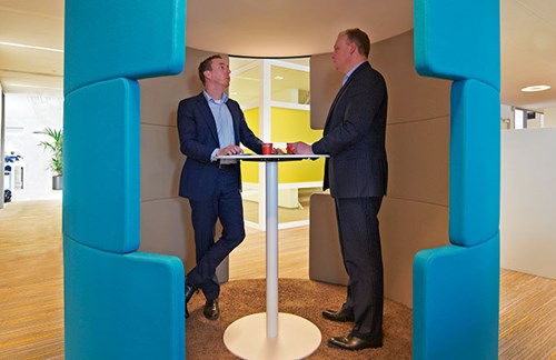 Capgemini mannen overleg